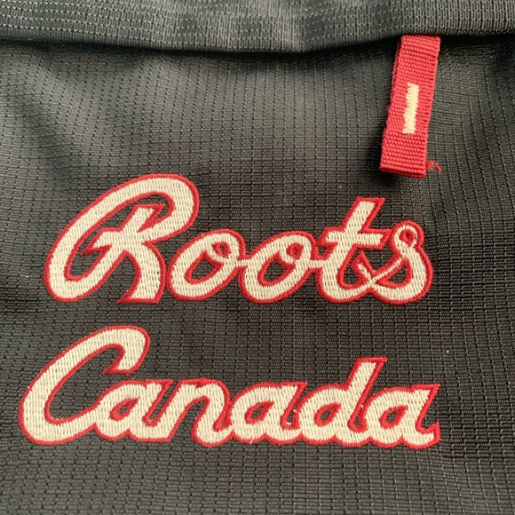 New Roots Canada Crossbody Bag Black lots of pockets - Picture 2 of 4